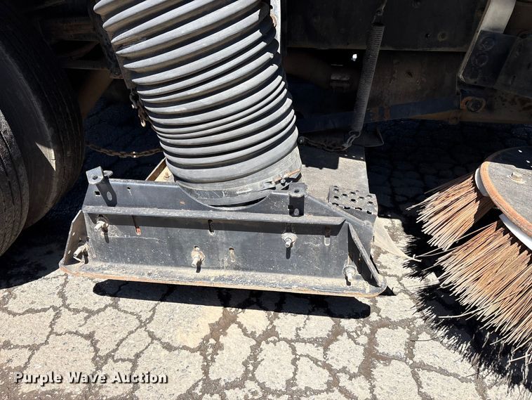 image for item EU8668 2004 Freightliner FC80 street sweeper truck