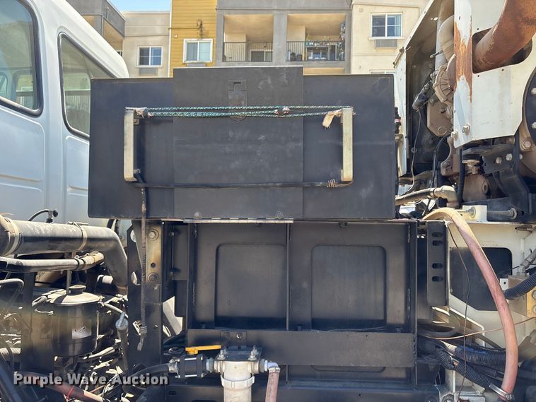 image for item EU8668 2004 Freightliner FC80 street sweeper truck