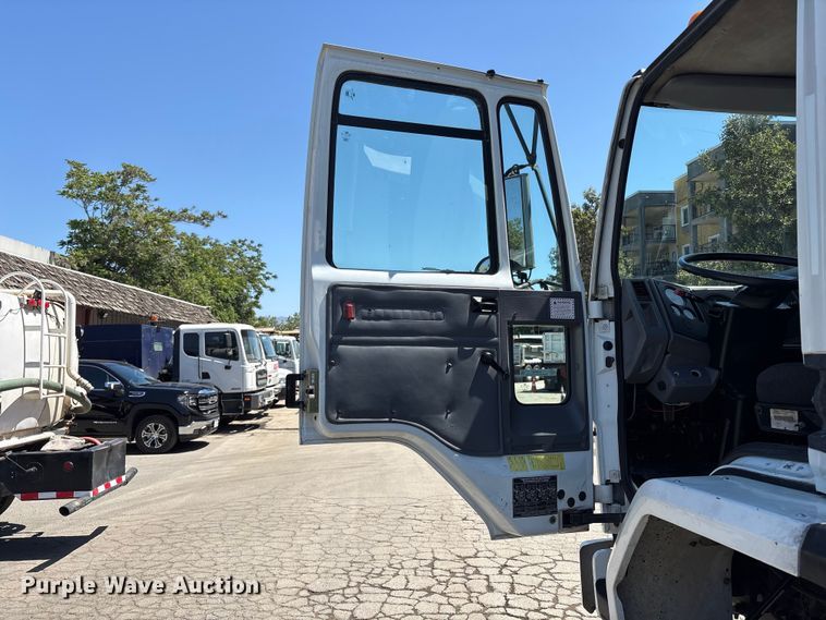 image for item EU8668 2004 Freightliner FC80 street sweeper truck
