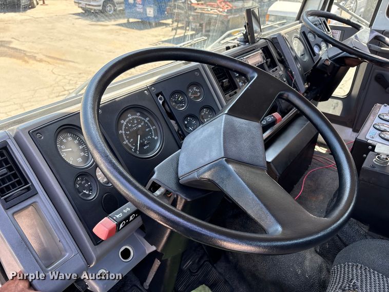 image for item EU8668 2004 Freightliner FC80 street sweeper truck