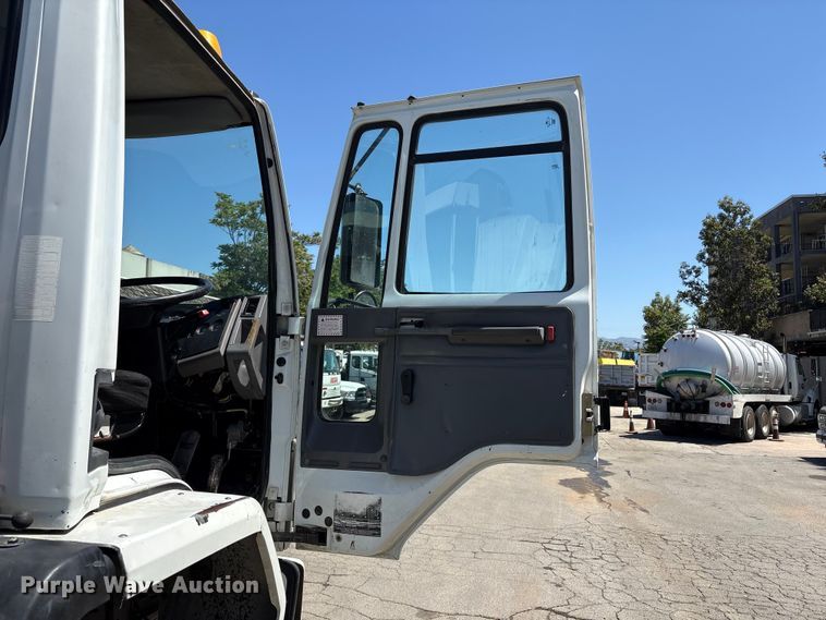 image for item EU8668 2004 Freightliner FC80 street sweeper truck