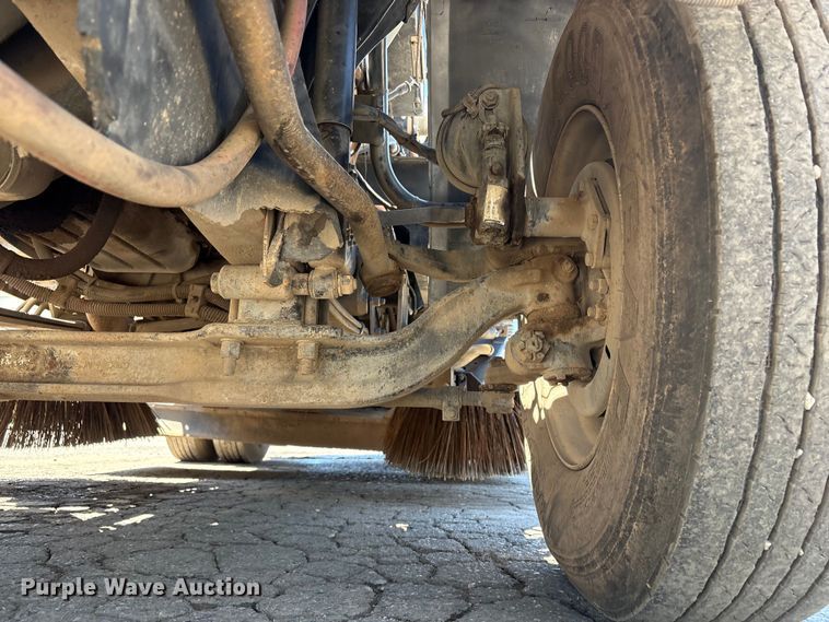 image for item EU8668 2004 Freightliner FC80 street sweeper truck