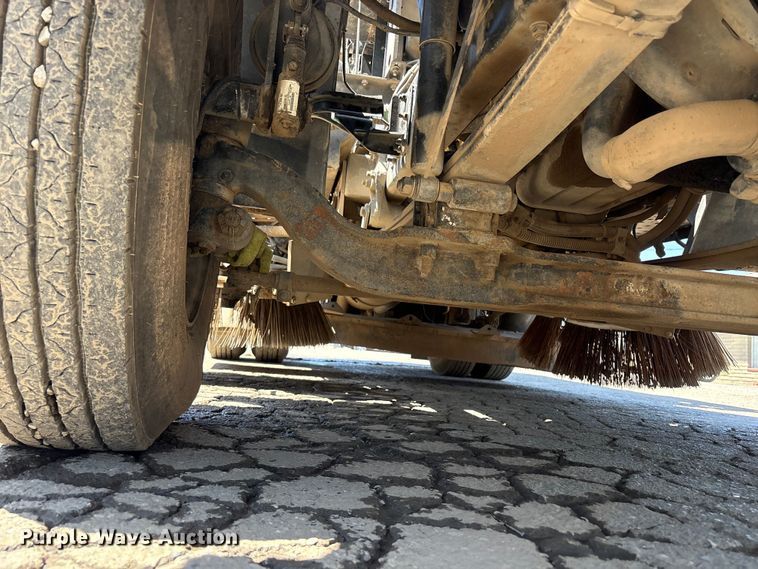 image for item EU8668 2004 Freightliner FC80 street sweeper truck