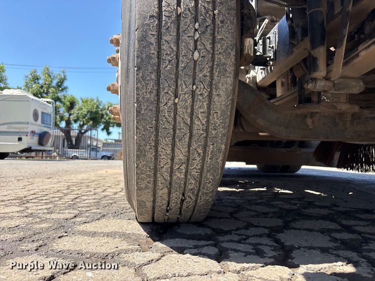 image for item EU8668 2004 Freightliner FC80 street sweeper truck