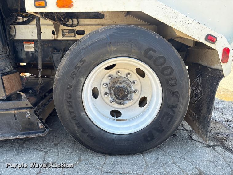 image for item EU8668 2004 Freightliner FC80 street sweeper truck