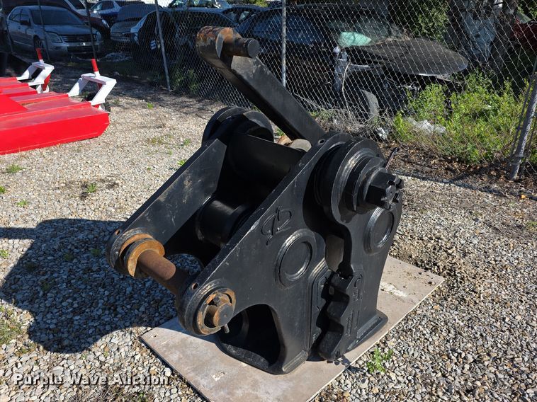 image for item EV2121 LaBounty excavator pulverizer