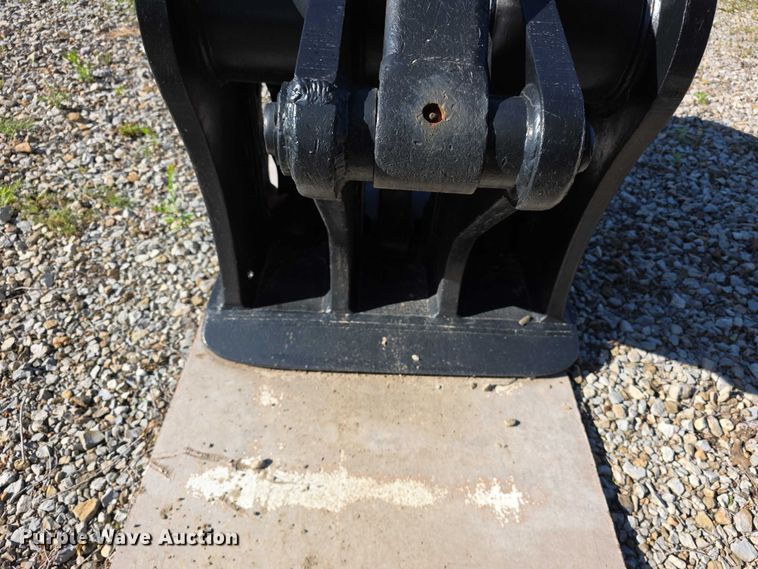 image for item EV2121 LaBounty excavator pulverizer