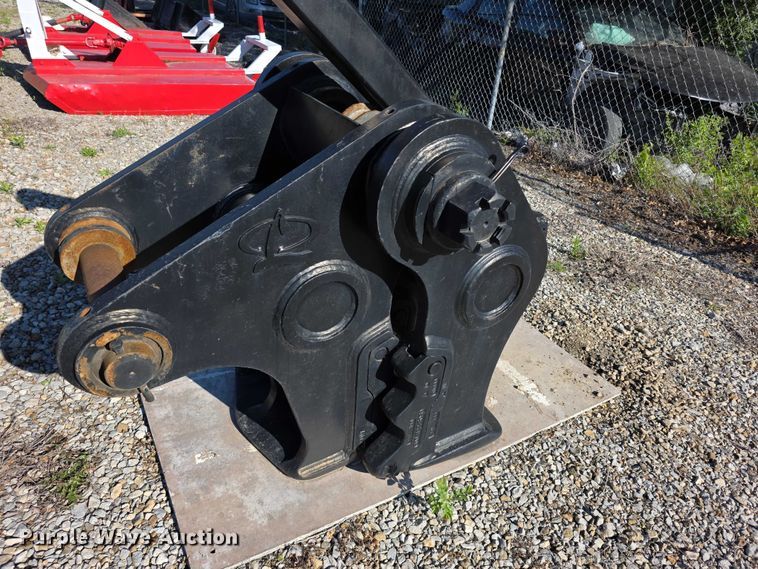 image for item EV2121 LaBounty excavator pulverizer