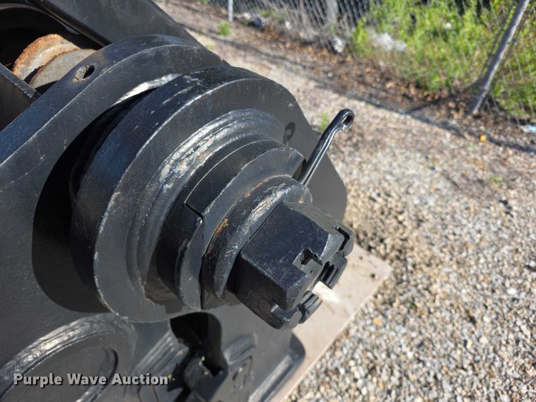 image for item EV2121 LaBounty excavator pulverizer