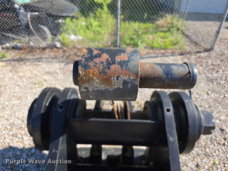 image for item EV2121 LaBounty excavator pulverizer