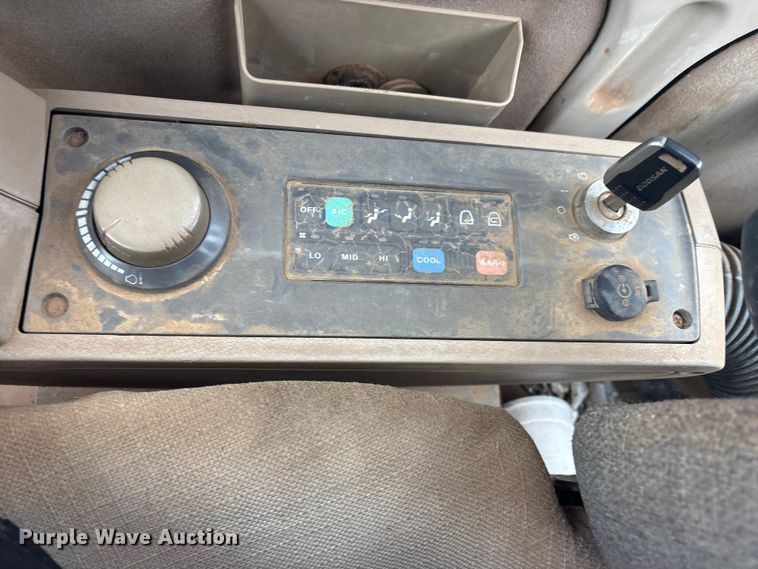 image for item EV2893 2009 Daewoo SOLAR255LC-V excavator