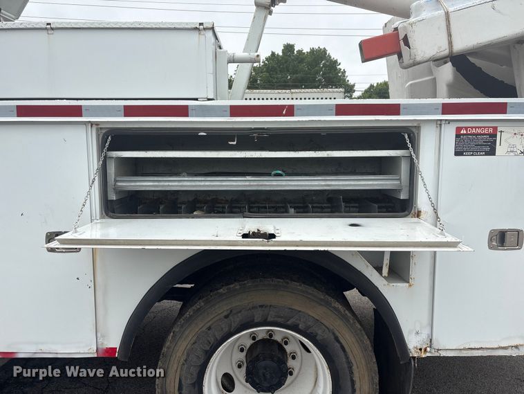 image for item EV2930 2009 Freightliner M2 Business Class bucket truck