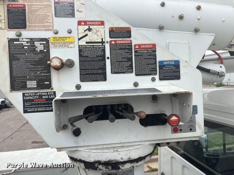 image for item EV2930 2009 Freightliner M2 Business Class bucket truck