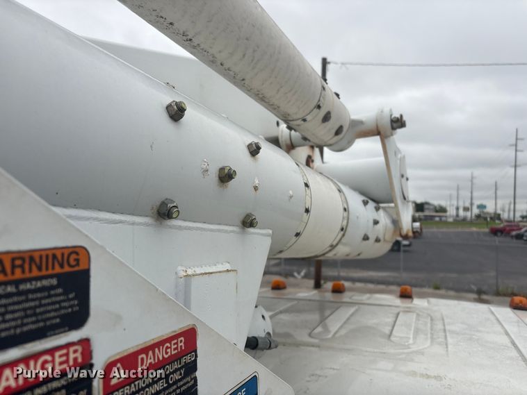 image for item EV2930 2009 Freightliner M2 Business Class bucket truck