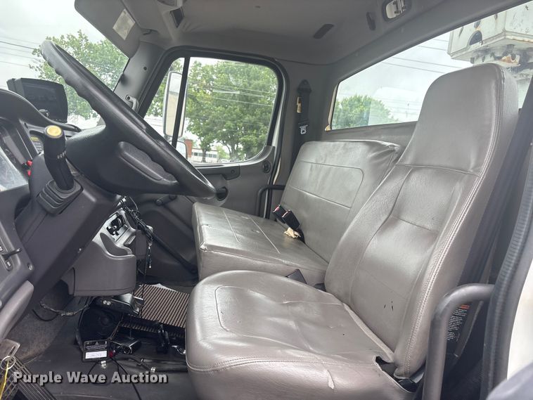 image for item EV2930 2009 Freightliner M2 Business Class bucket truck