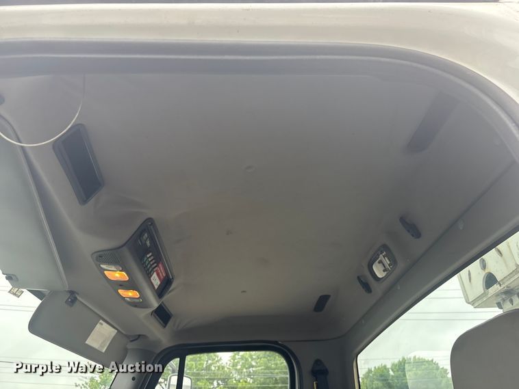 image for item EV2930 2009 Freightliner M2 Business Class bucket truck