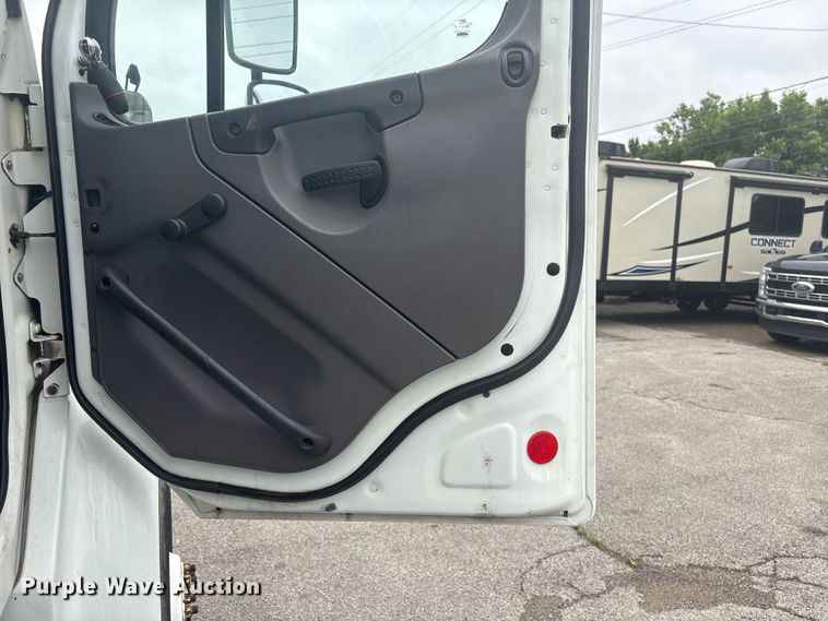 image for item EV2930 2009 Freightliner M2 Business Class bucket truck