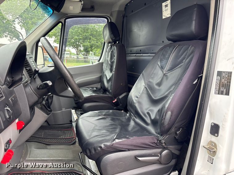 image for item EV2931 2015 Mercedes-benz Sprinter 3500  bucket van