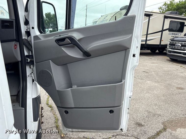 image for item EV2931 2015 Mercedes-benz Sprinter 3500  bucket van