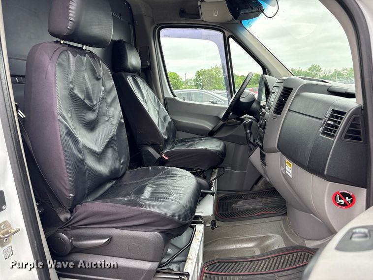 image for item EV2931 2015 Mercedes-benz Sprinter 3500  bucket van