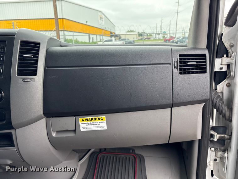 image for item EV2931 2015 Mercedes-benz Sprinter 3500  bucket van
