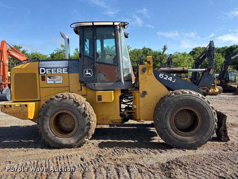 image for item EV2932 2006 John Deere 624J wheel loader
