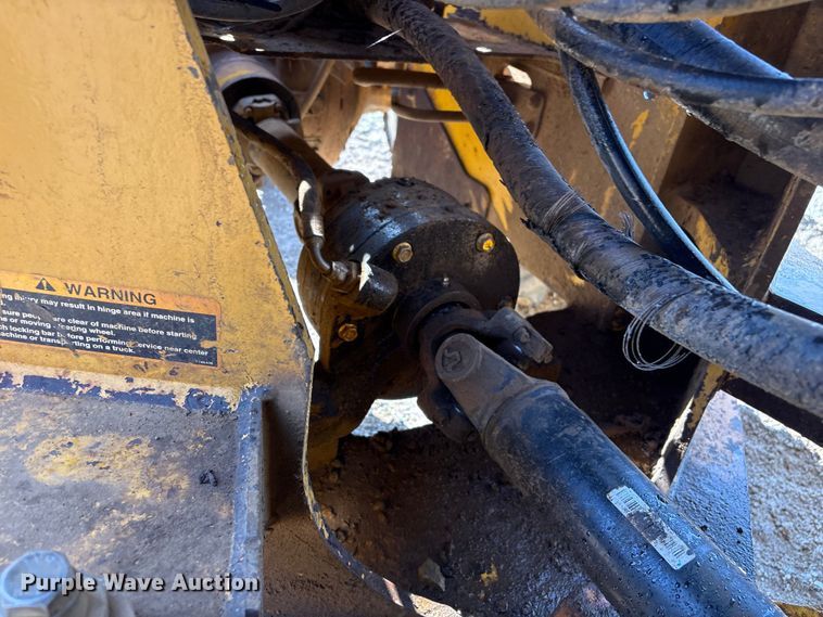 image for item EV2932 2006 John Deere 624J wheel loader