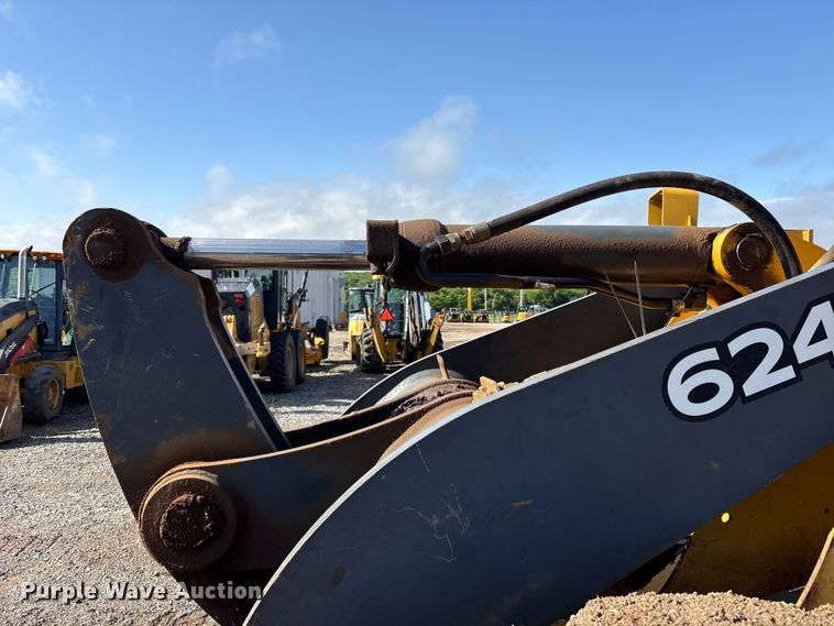 image for item EV2932 2006 John Deere 624J wheel loader