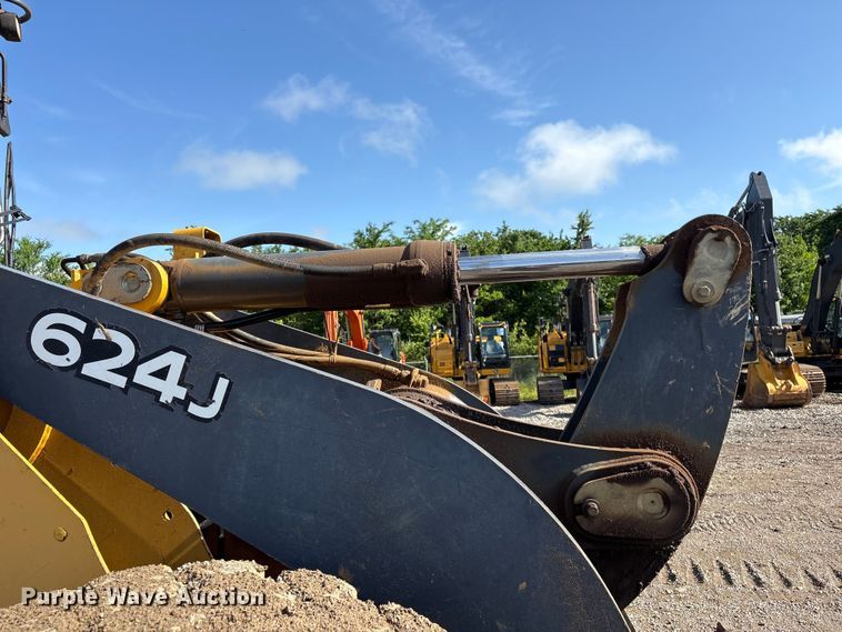 image for item EV2932 2006 John Deere 624J wheel loader