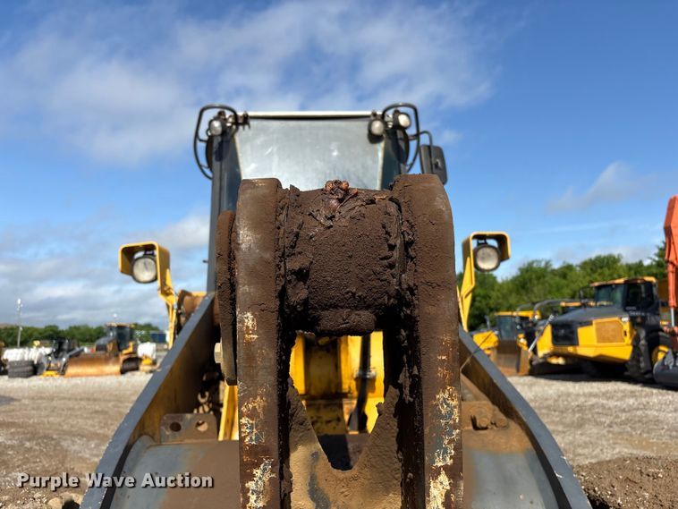 image for item EV2932 2006 John Deere 624J wheel loader