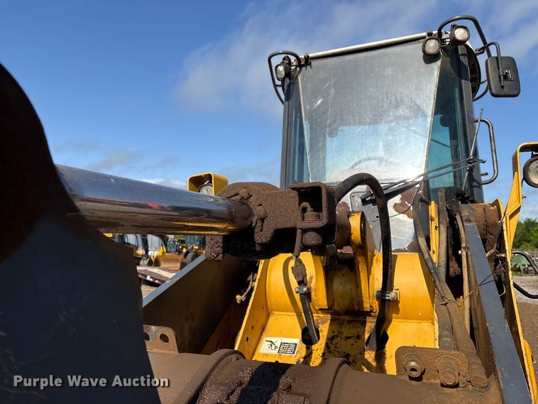 image for item EV2932 2006 John Deere 624J wheel loader