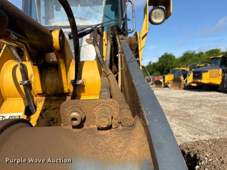 image for item EV2932 2006 John Deere 624J wheel loader