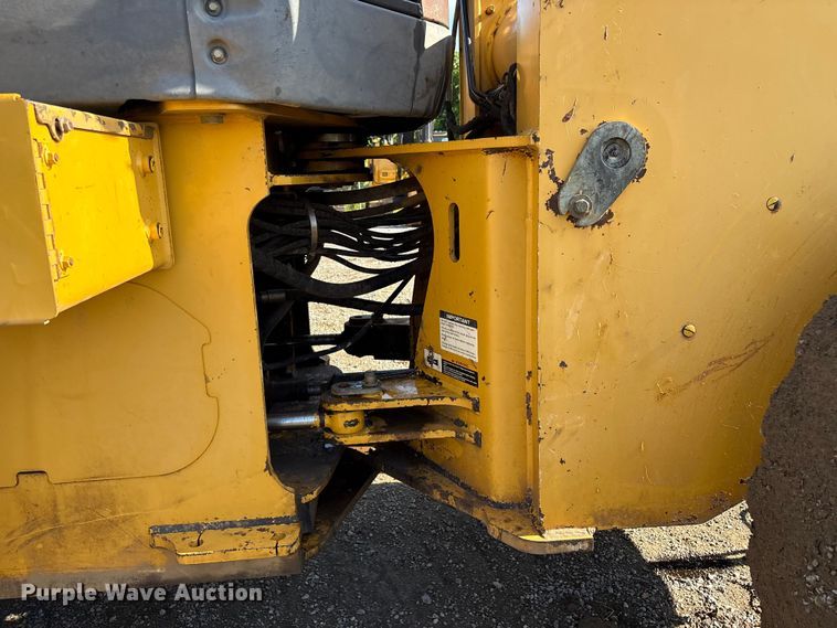image for item EV2932 2006 John Deere 624J wheel loader