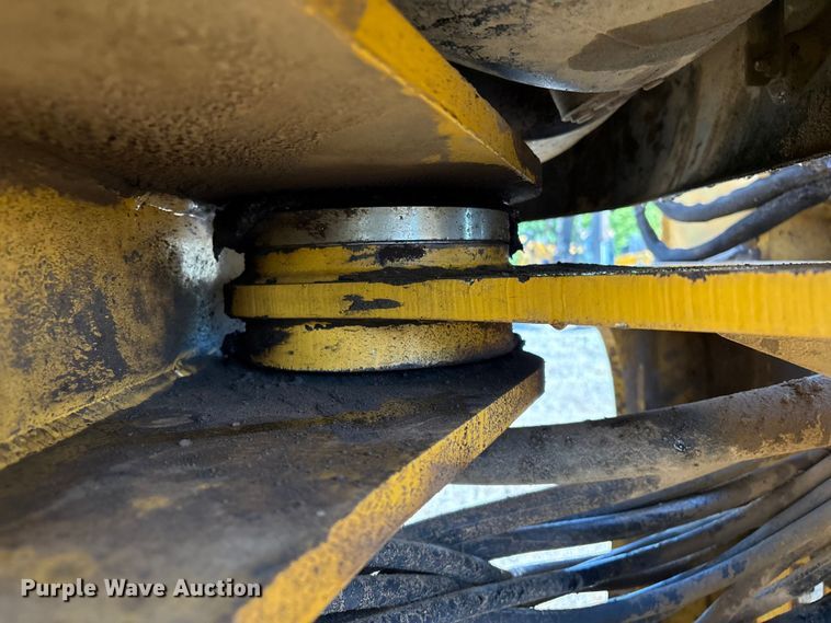 image for item EV2932 2006 John Deere 624J wheel loader