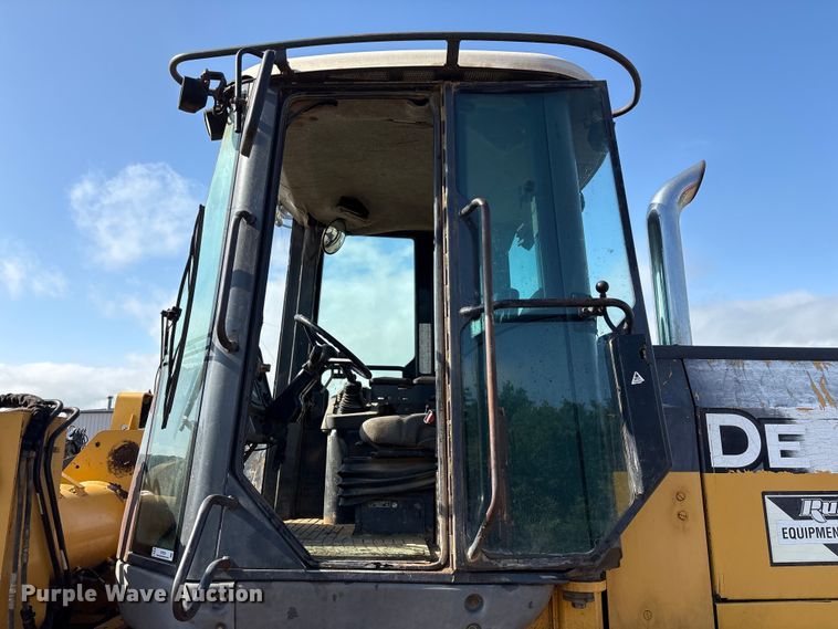 image for item EV2932 2006 John Deere 624J wheel loader