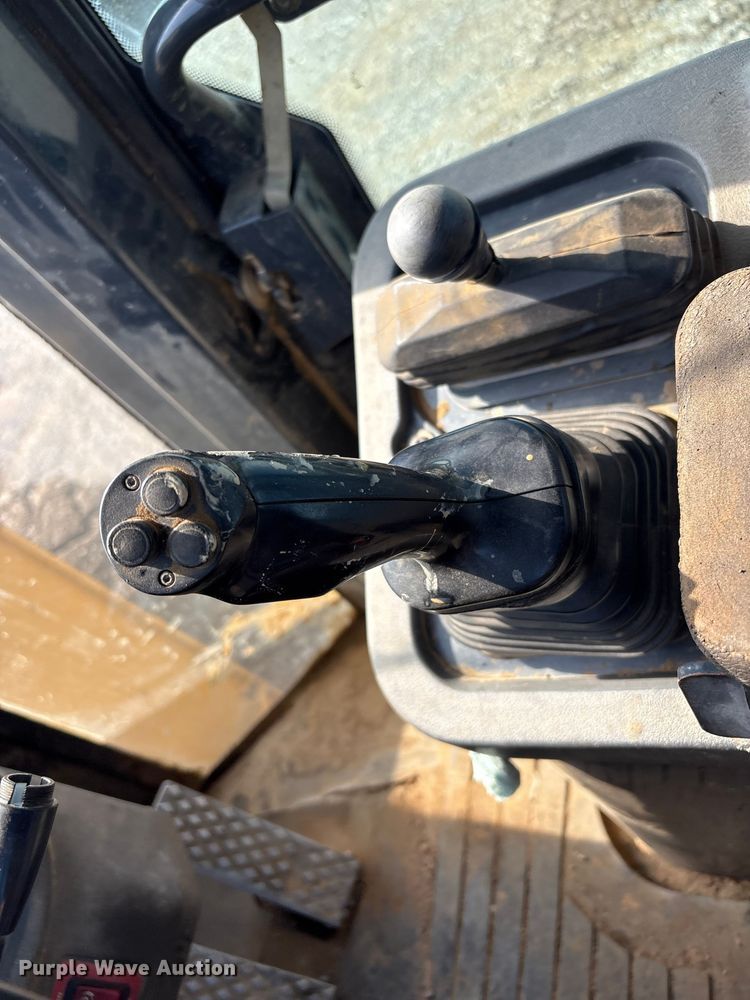 image for item EV2932 2006 John Deere 624J wheel loader