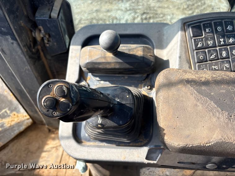 image for item EV2932 2006 John Deere 624J wheel loader