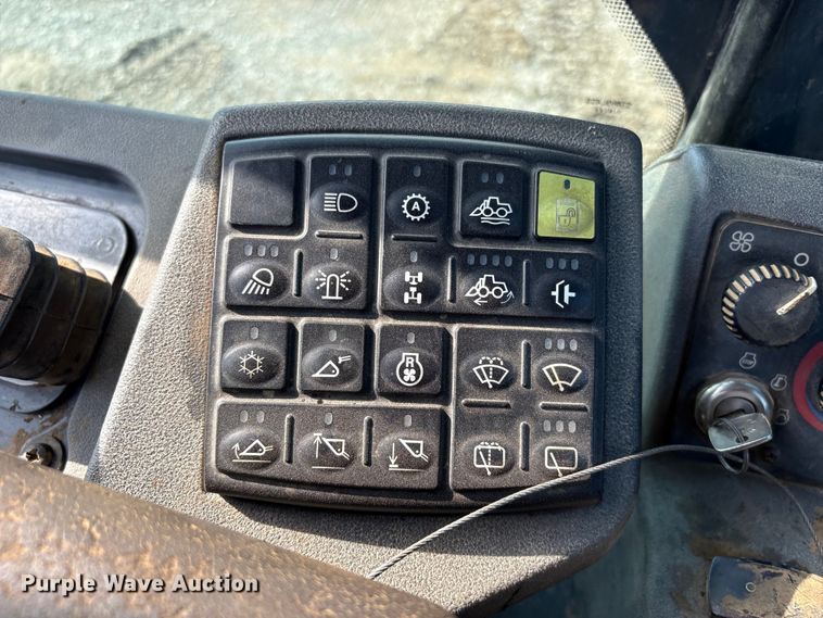 image for item EV2932 2006 John Deere 624J wheel loader
