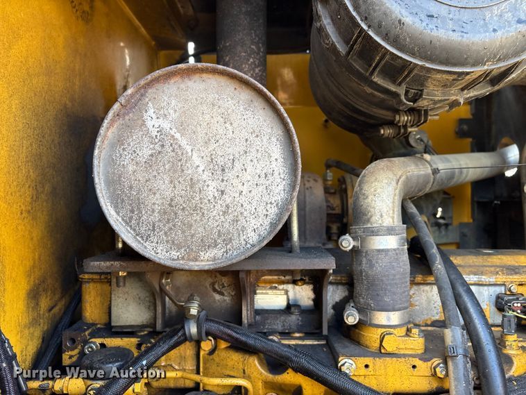 image for item EV2932 2006 John Deere 624J wheel loader