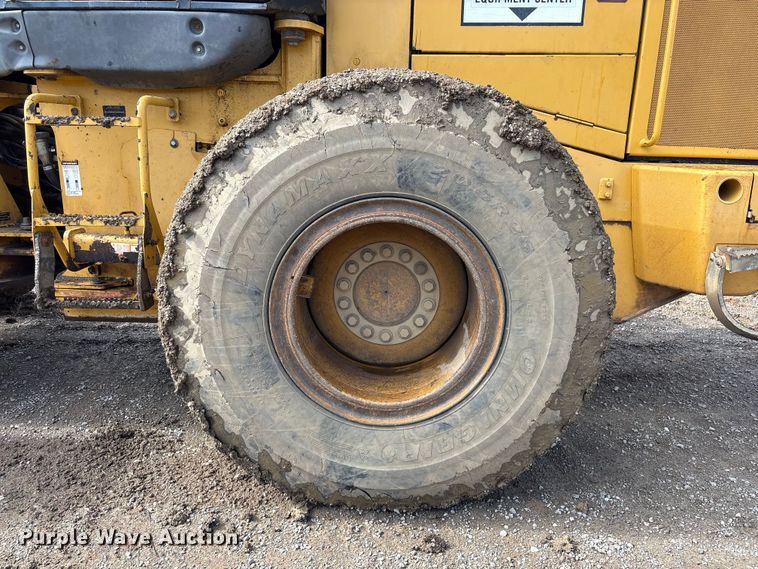 image for item EV2932 2006 John Deere 624J wheel loader