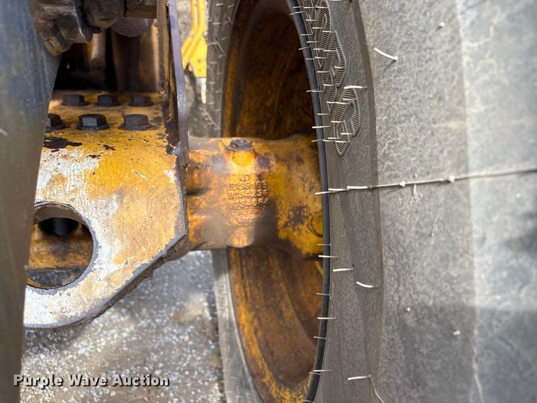 image for item EV2932 2006 John Deere 624J wheel loader