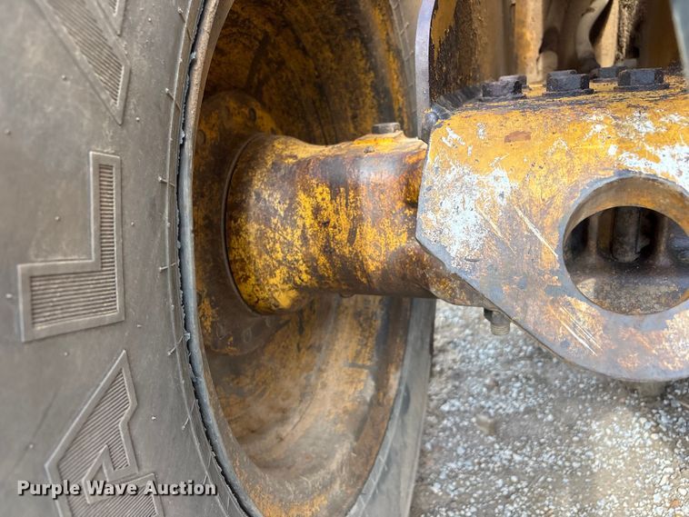 image for item EV2932 2006 John Deere 624J wheel loader
