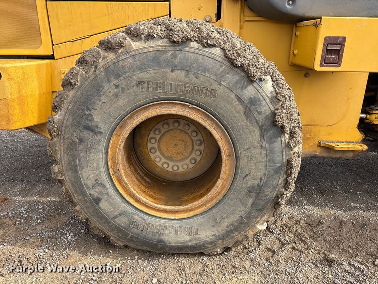 image for item EV2932 2006 John Deere 624J wheel loader