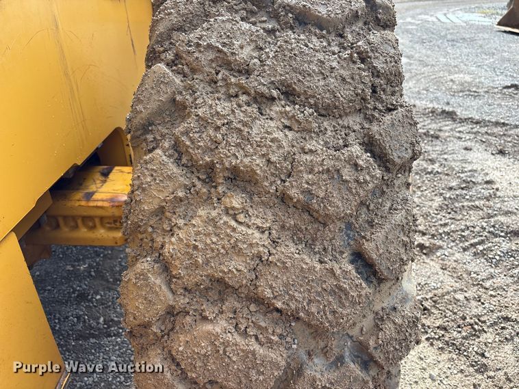 image for item EV2932 2006 John Deere 624J wheel loader
