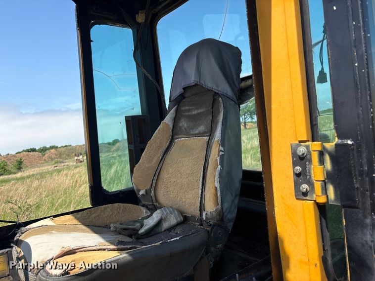 image for item EV2933 1988 Caterpillar IT28-B wheel loader
