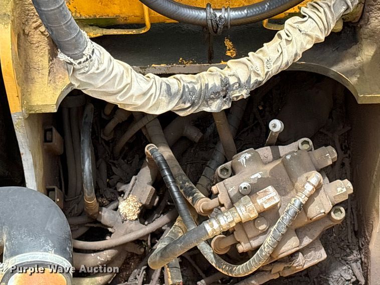 image for item EV2934 2006 John Deere 135C RTS excavator