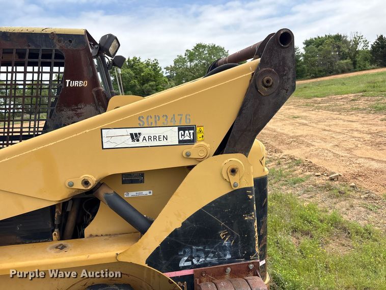 image for item EV2935 2006 Caterpillar 252B skid steer loader