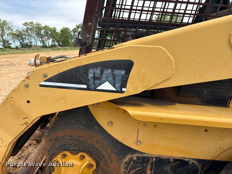image for item EV2935 2006 Caterpillar 252B skid steer loader