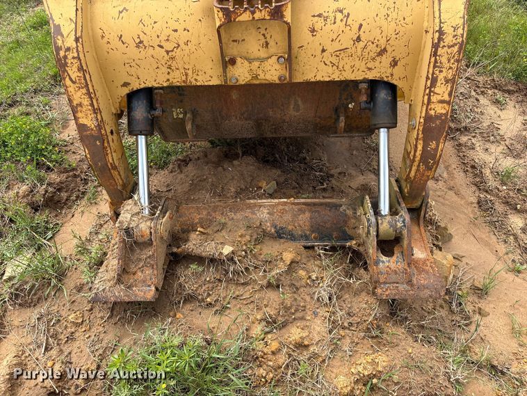 image for item EV2935 2006 Caterpillar 252B skid steer loader