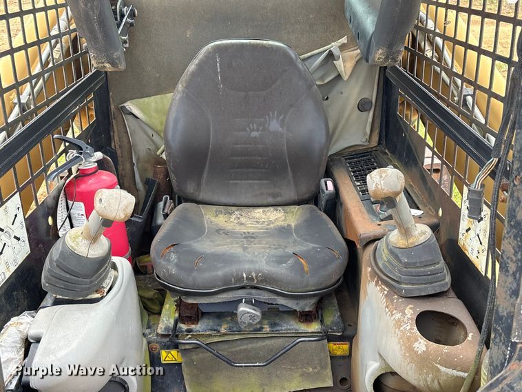 image for item EV2935 2006 Caterpillar 252B skid steer loader
